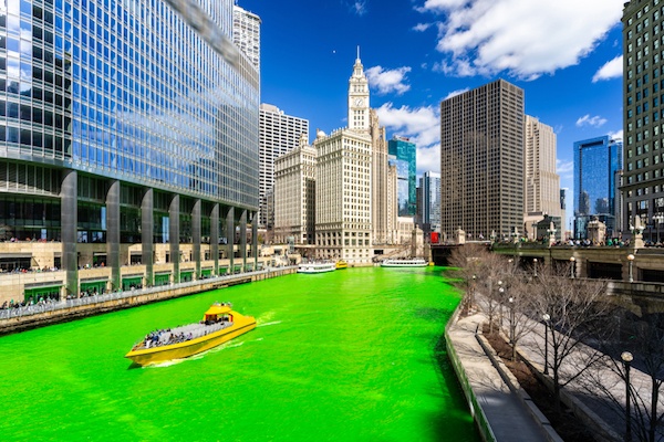 chicago river dyed green for St. Patrick's day