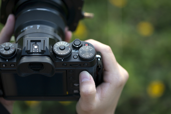 DSLR camera for DIY small business photography